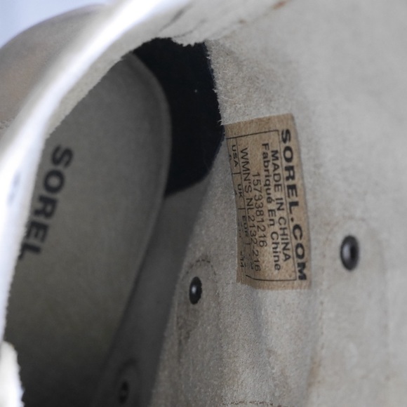 Sorel tan lace up waterproof leather wedge boots | size 6 - Picture 4 of 8